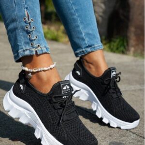 women casual lightweight lace-up sneakers