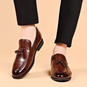 Marketplace & Online Shopping 135 casual and classic men shoe