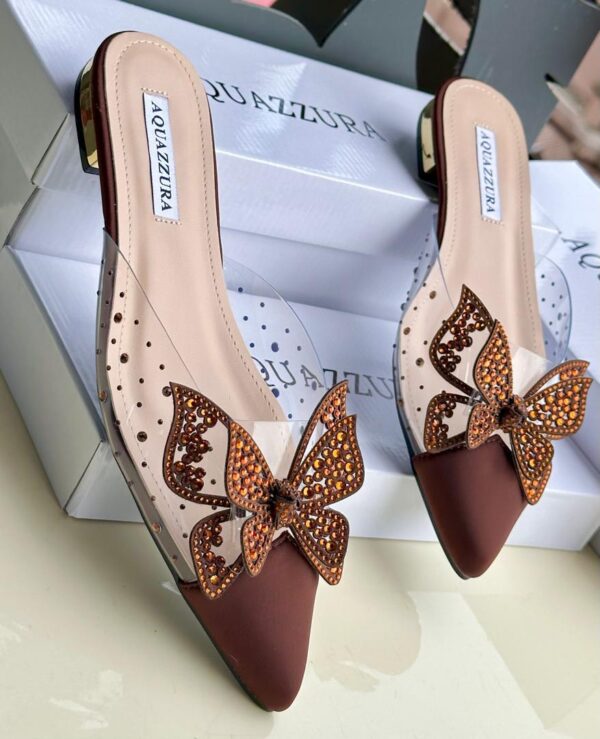 ladies stylish flat slippers