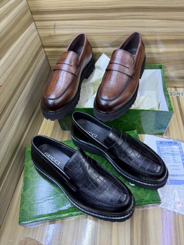 men leather loafers