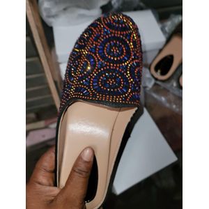 beautiful gorgeous-ladies flat cover shoe