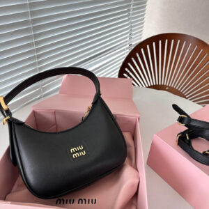 Marketplace & Online Shopping 133 leather hobo armpit bag