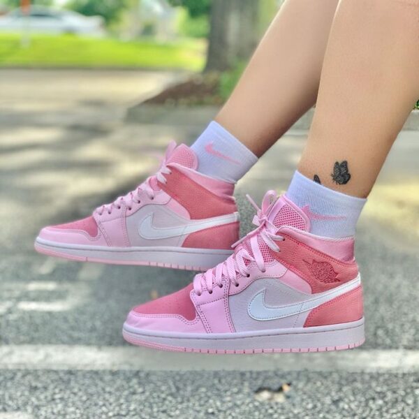 quality pink sneakers for ladies
