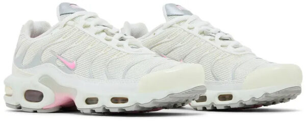 nike air max plus sneakers