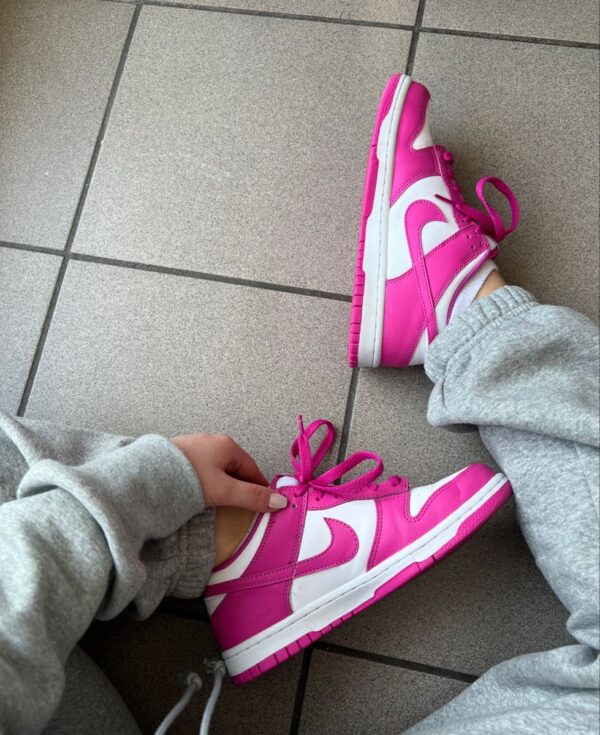 women dunk low active pink