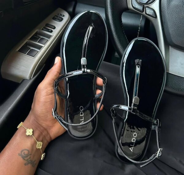 stylish ladies flat sandals