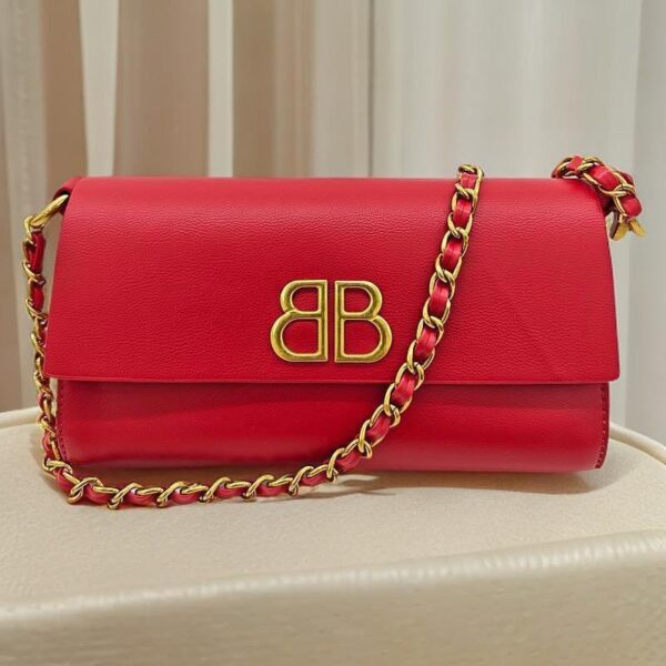 ladies clutch chain-strap bags