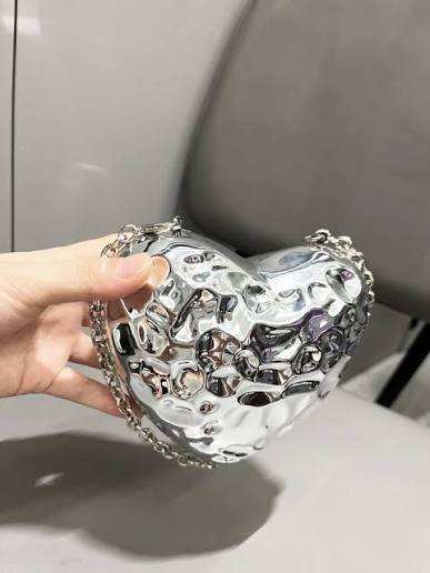 Stylish Acrylic Heart-Shaped Clutch stylish acrylic heart-shaped clutch