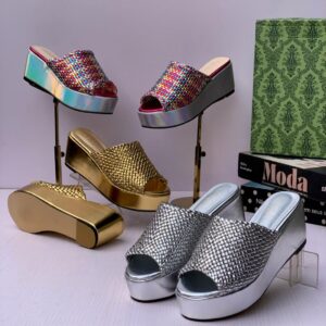 Women's Woven Wedged Slippers