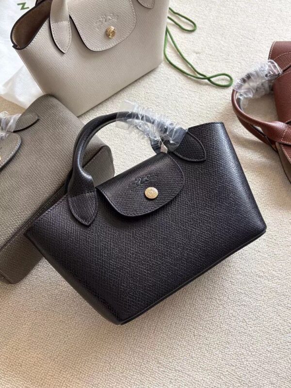beautiful handbag for ladies