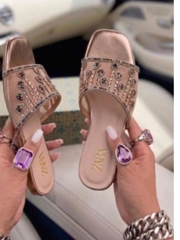 versatile women’s outdoor slippers