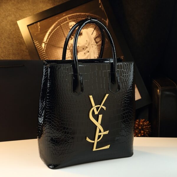 deluxe fashion handbag