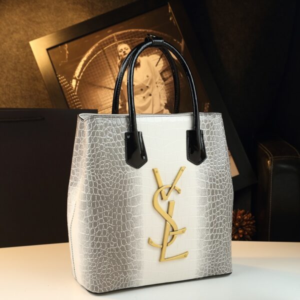 deluxe fashion handbag
